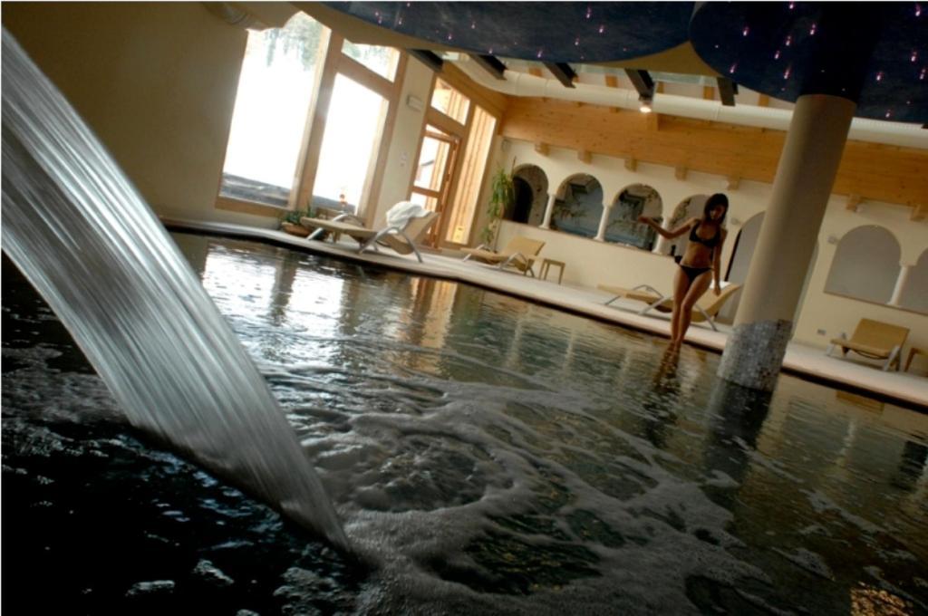 Hotel Scoiattolo Тезеро Екстериор снимка