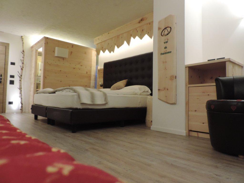 Hotel Scoiattolo Тезеро Екстериор снимка