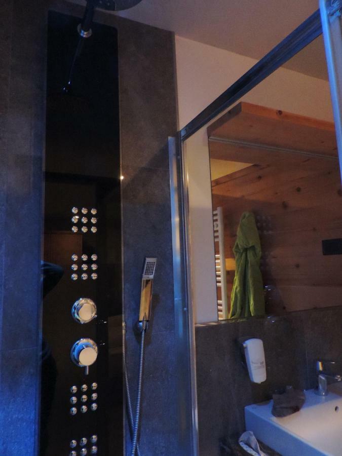 Hotel Scoiattolo Тезеро Екстериор снимка