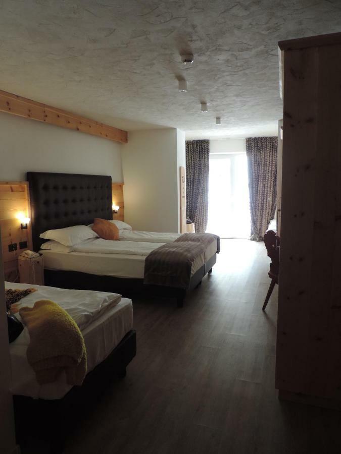 Hotel Scoiattolo Тезеро Екстериор снимка