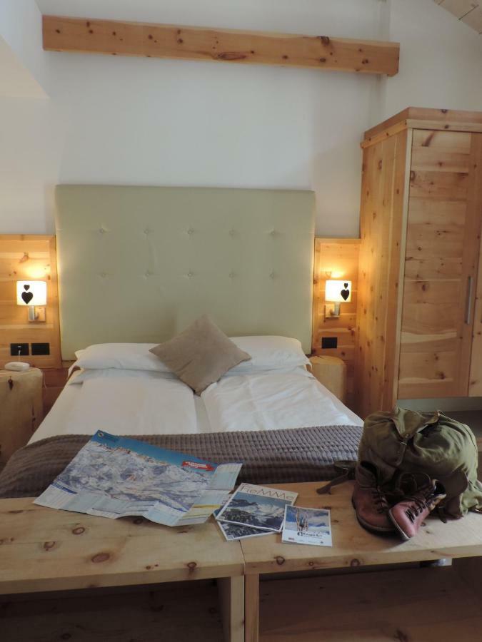 Hotel Scoiattolo Тезеро Екстериор снимка