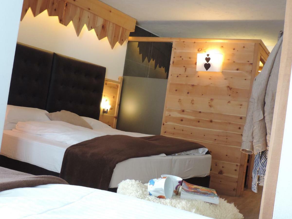 Hotel Scoiattolo Тезеро Екстериор снимка