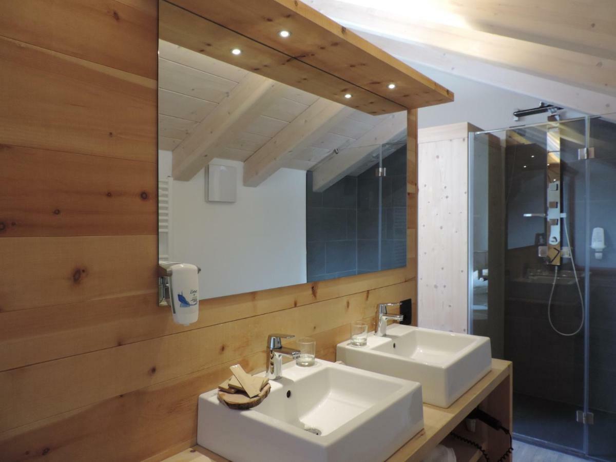 Hotel Scoiattolo Тезеро Екстериор снимка