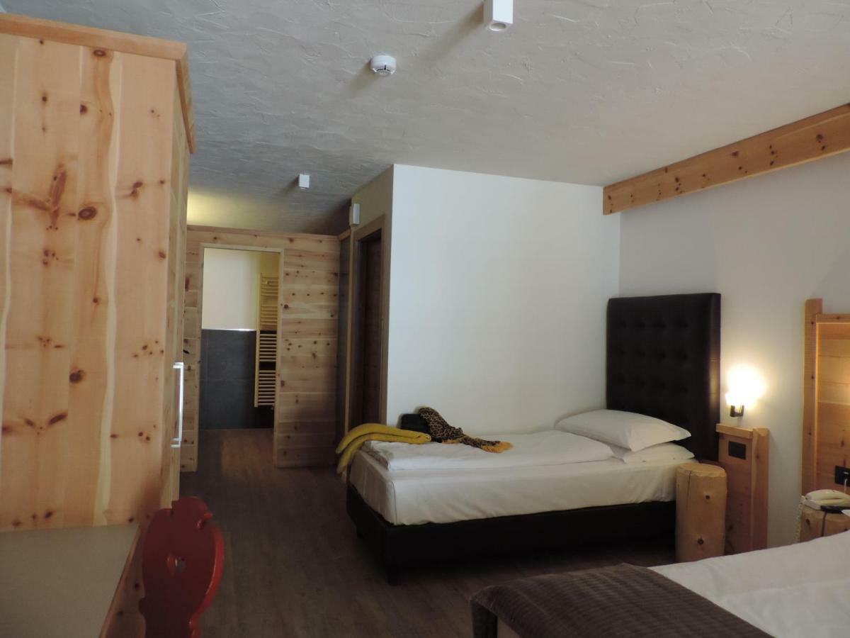 Hotel Scoiattolo Тезеро Екстериор снимка